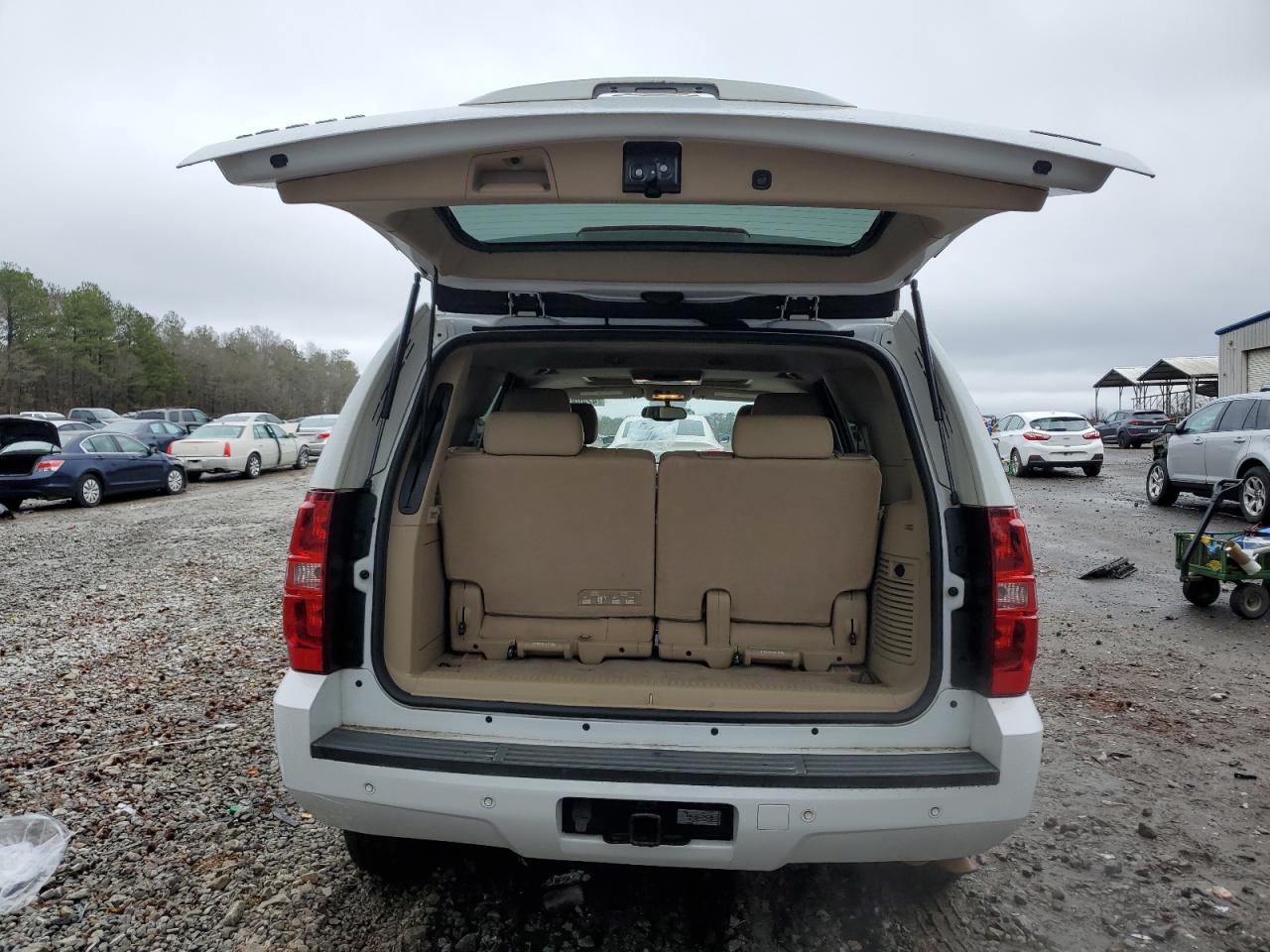 2011 Chevrolet Tahoe - Image 6