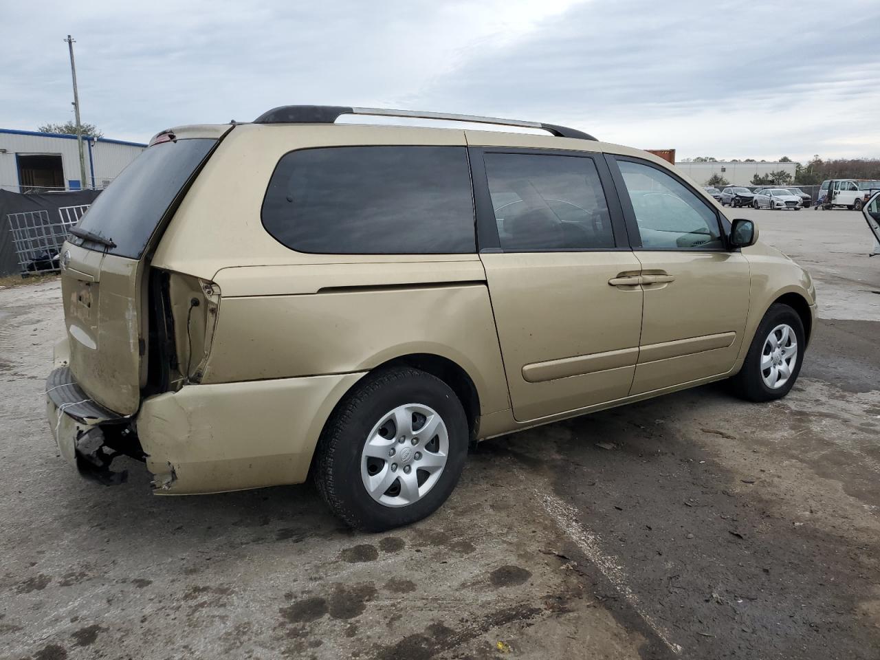 2010 Kia Sedona - Image 3