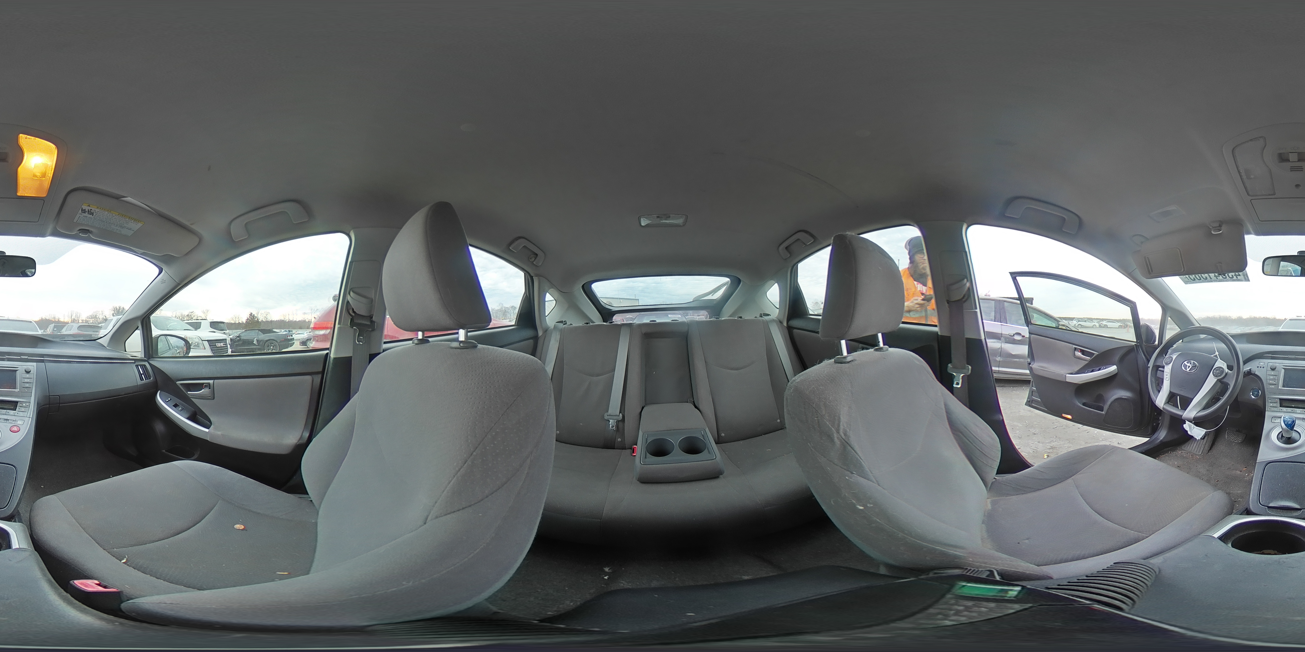 2013 Toyota Prius - Image 13