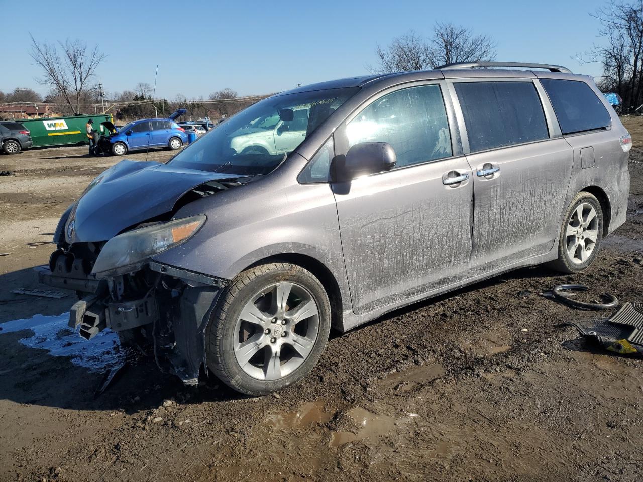 2013 Toyota Sienna - Image 1