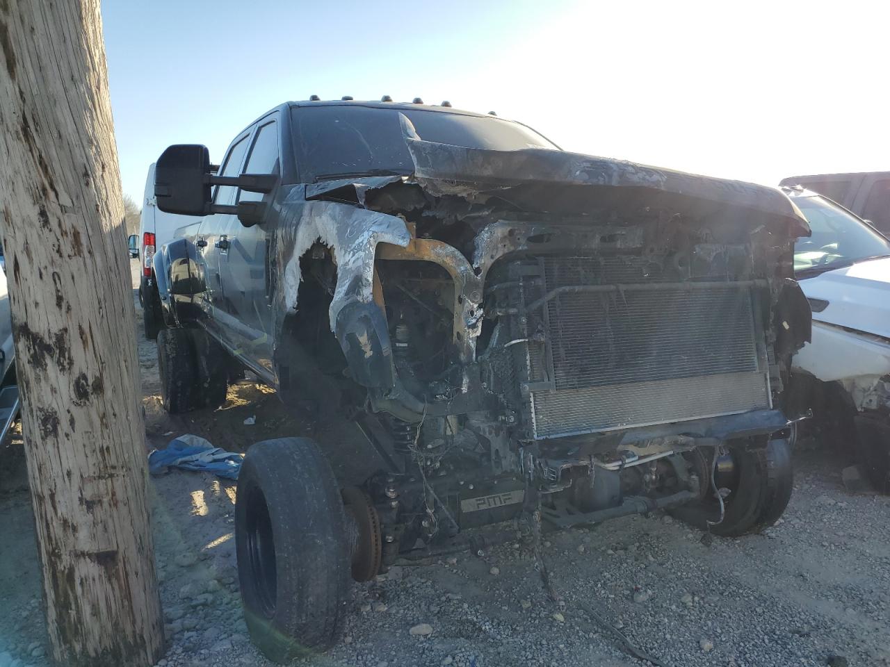 2017 Ford F350 - Image 4