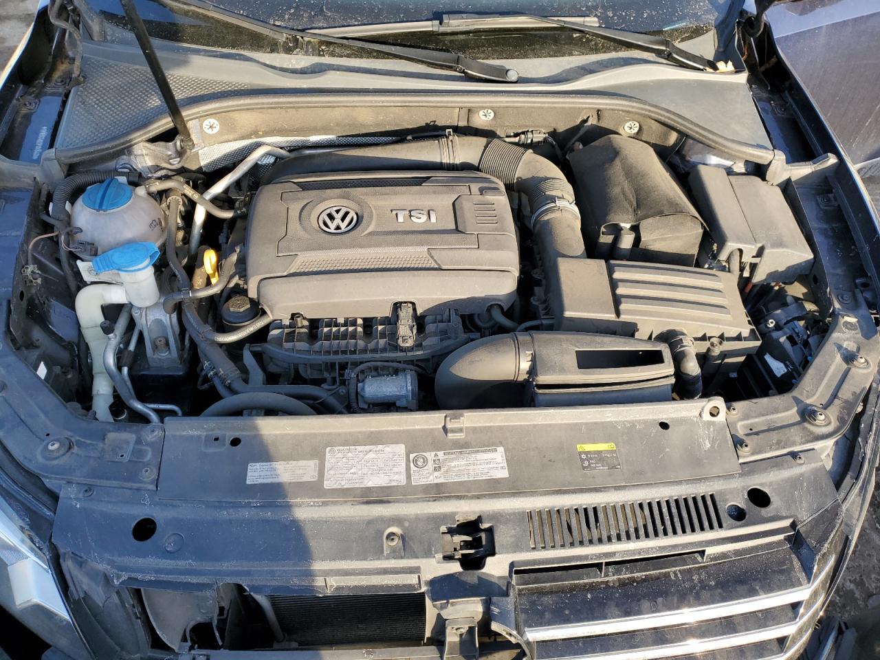 2015 Volkswagen Passat - Image 11