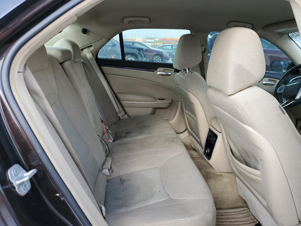 2012 Chrysler 300 - Image 10