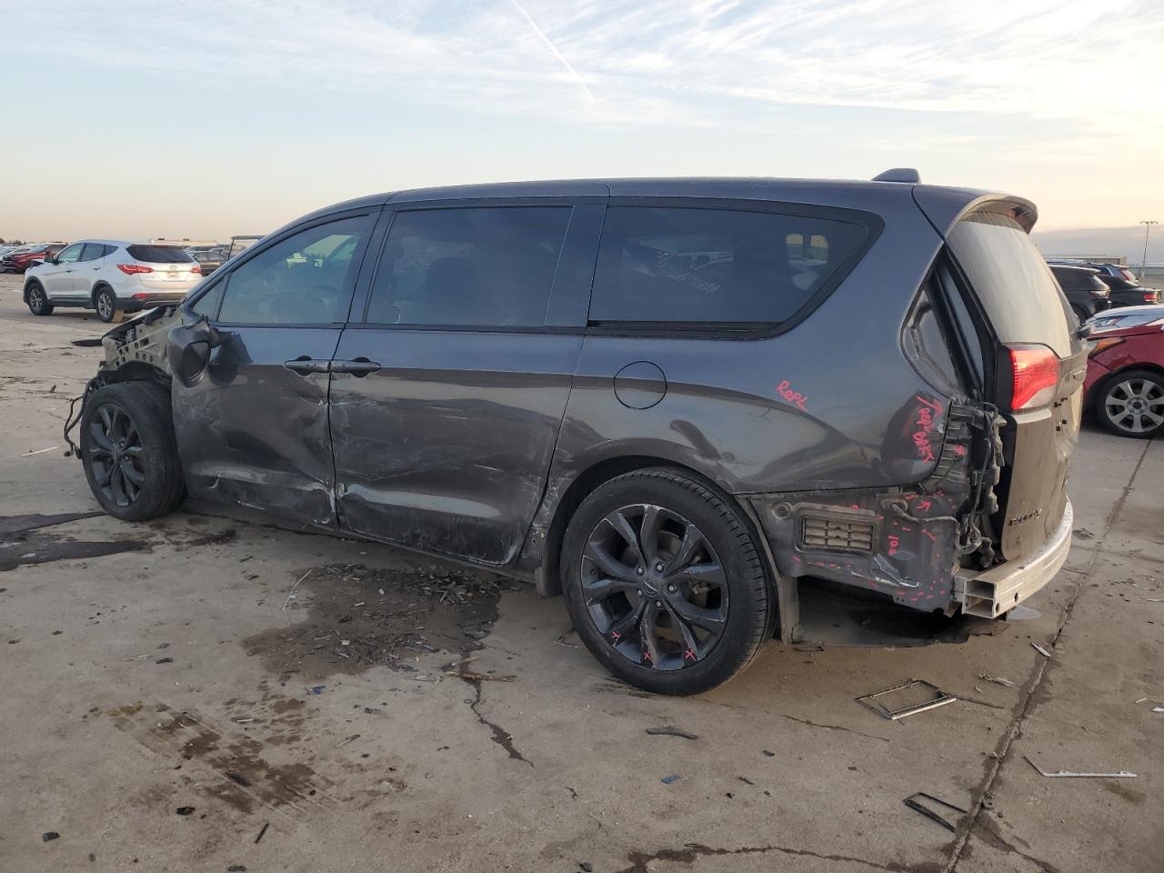 2020 Chrysler Pacifica - Image 2