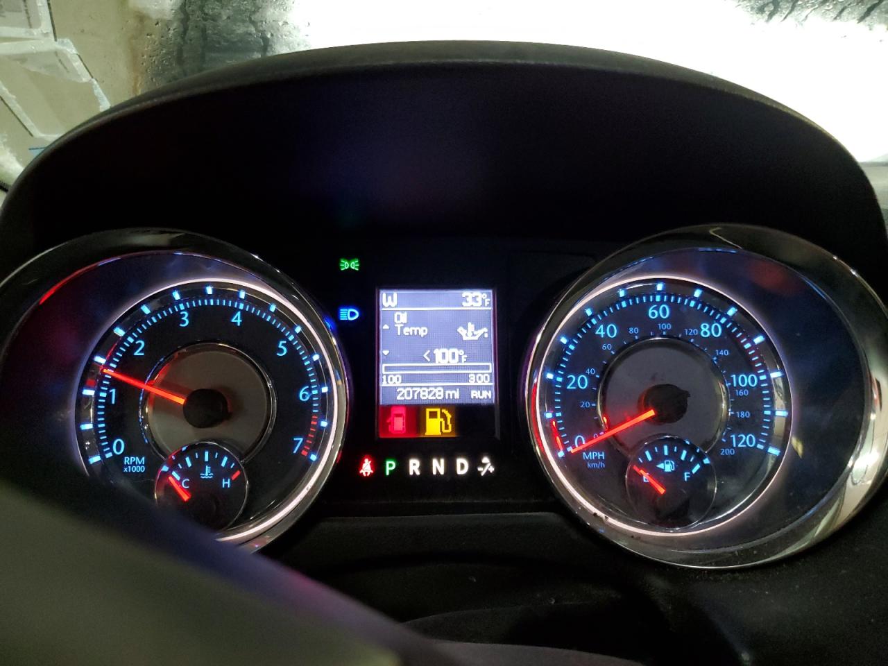 2014 Chrysler Town & Country - Image 9