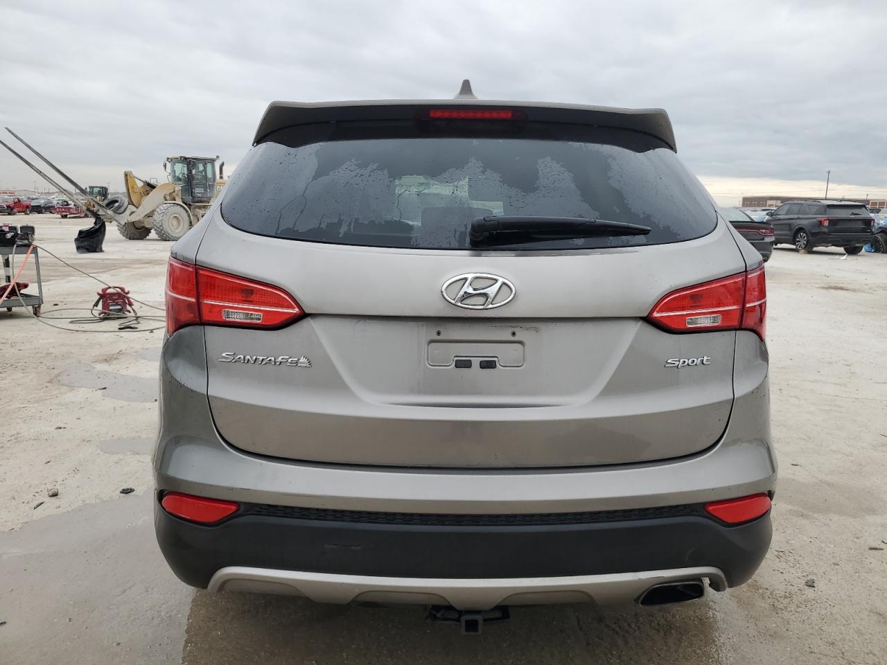 2016 Hyundai Santa Fe - Image 6