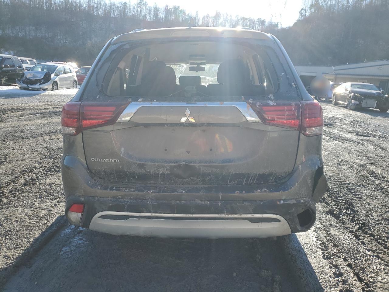 2020 Mitsubishi Outlander - Image 6
