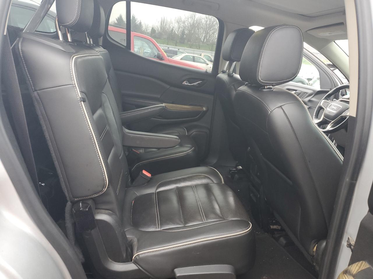 2018 GMC Acadia - Image 10
