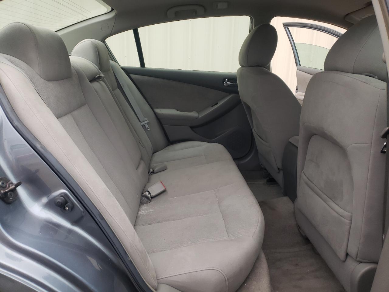 2010 Nissan Altima - Image 10