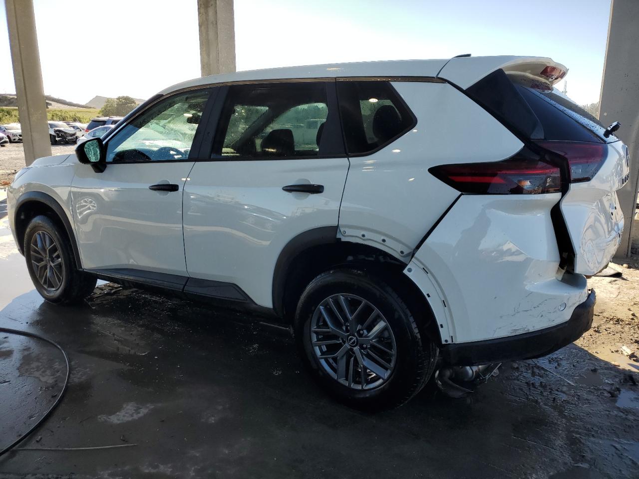 2024 Nissan Rogue - Image 2