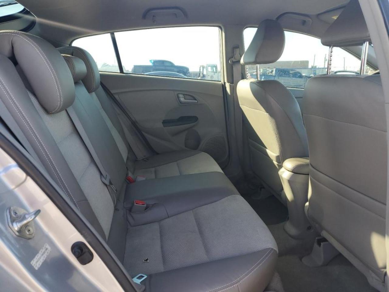 2014 Honda Insight - Image 10