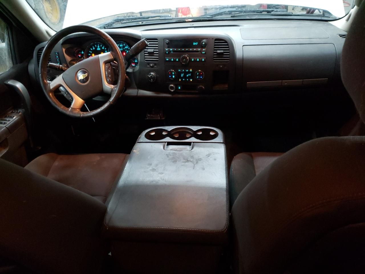 2011 Chevrolet Silverado - Image 8
