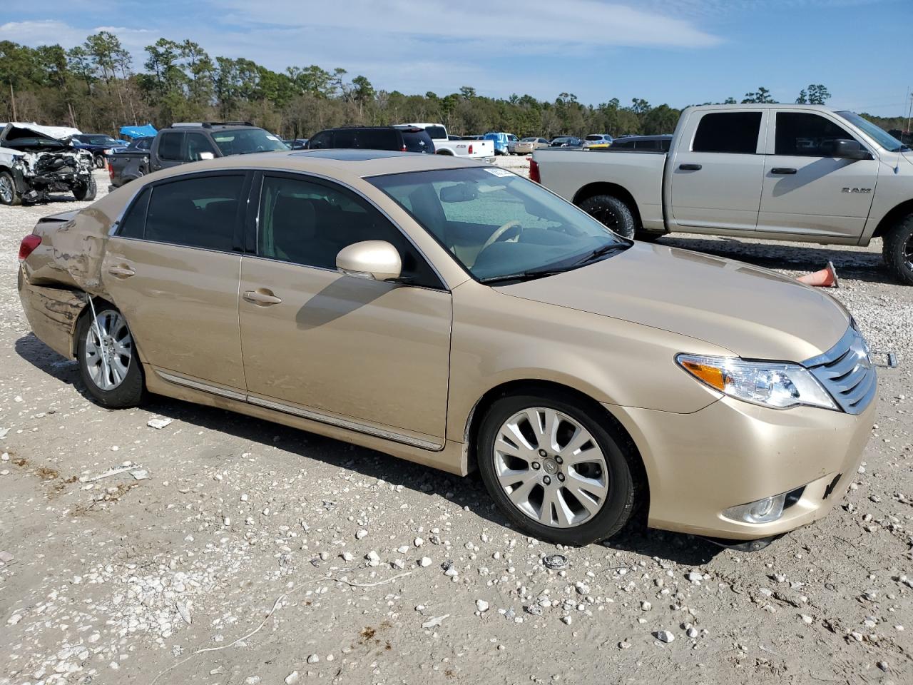 2012 Toyota Avalon - Image 4