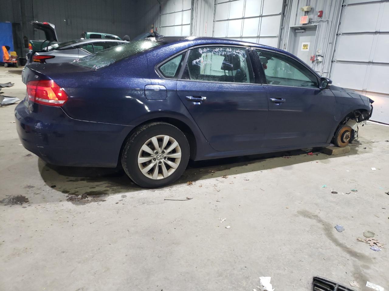 2014 Volkswagen Passat - Image 3