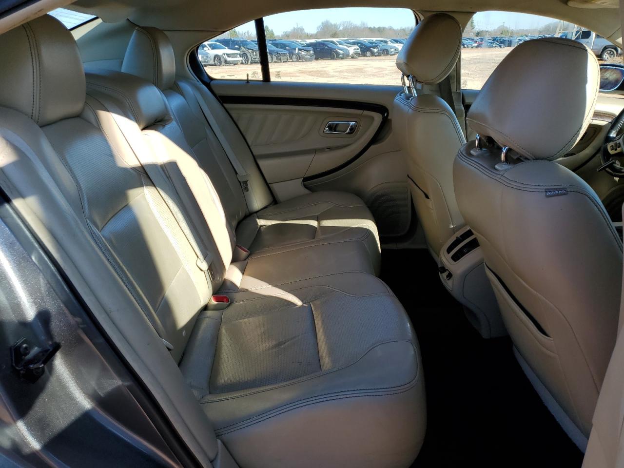 2013 Ford Taurus - Image 10