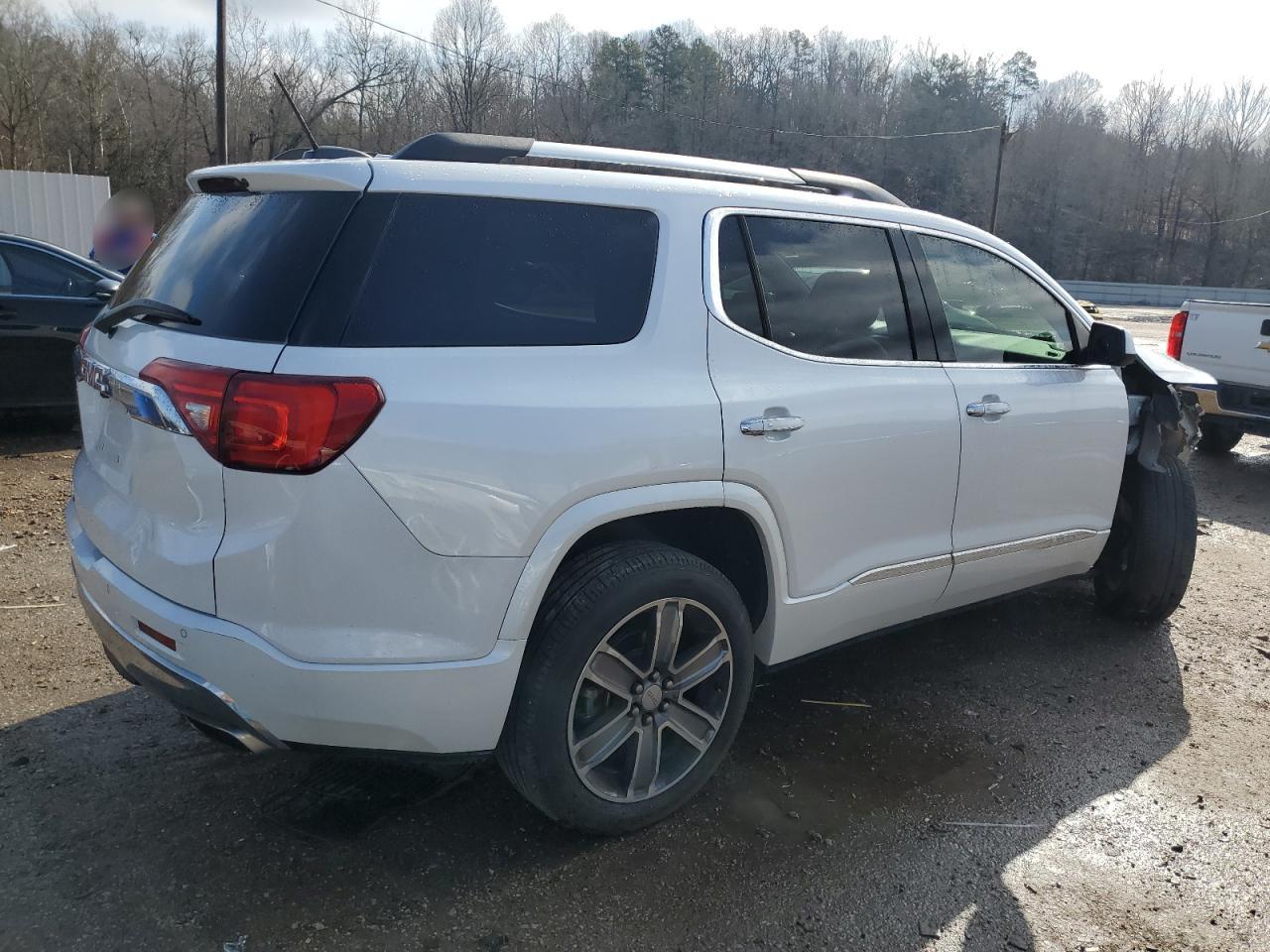 2017 GMC Acadia - Image 3
