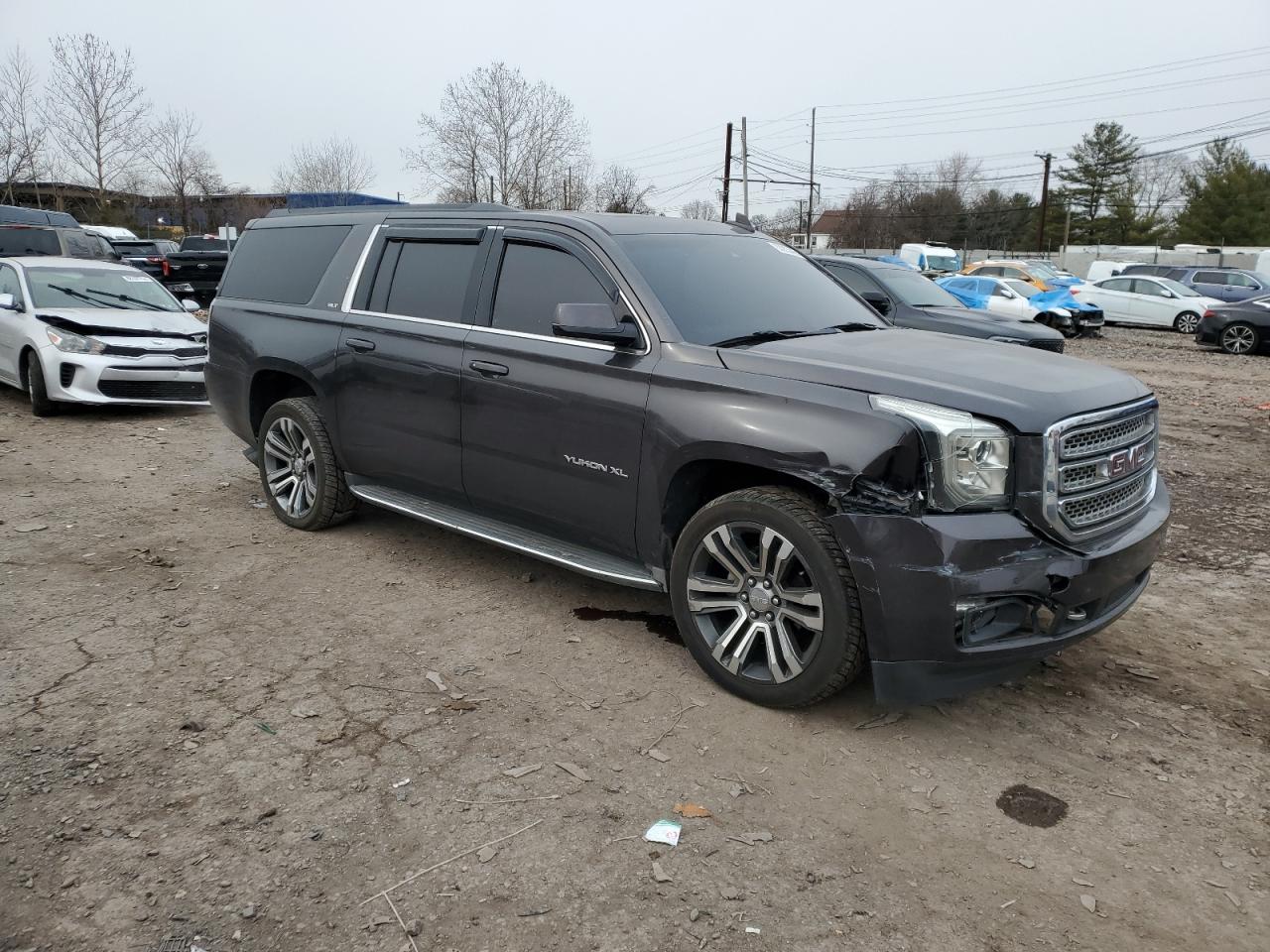 2015 GMC Yukon - Image 4