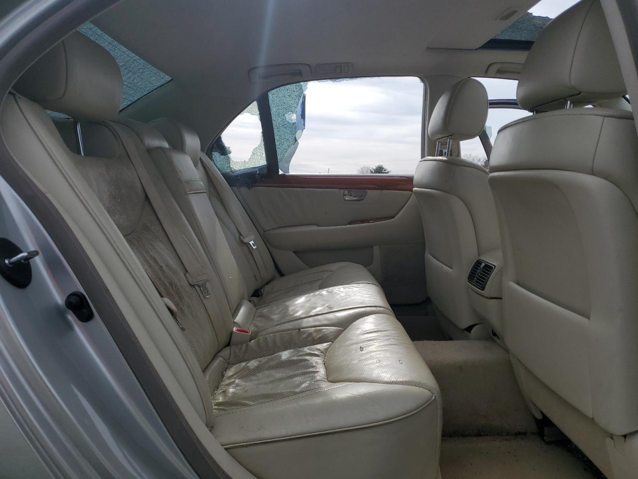 2003 Lexus LS - Image 10