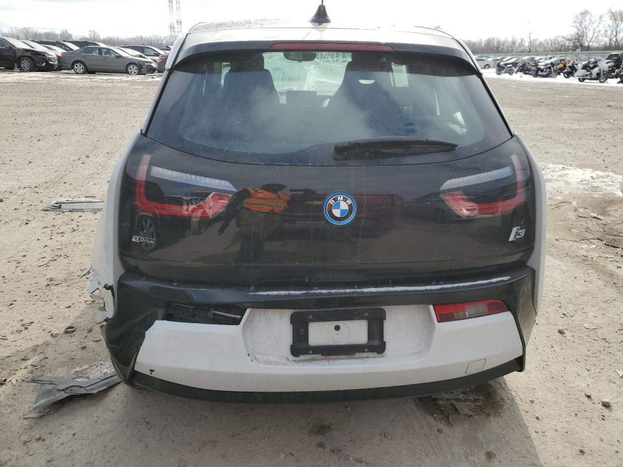 2017 BMW i3 - Image 6