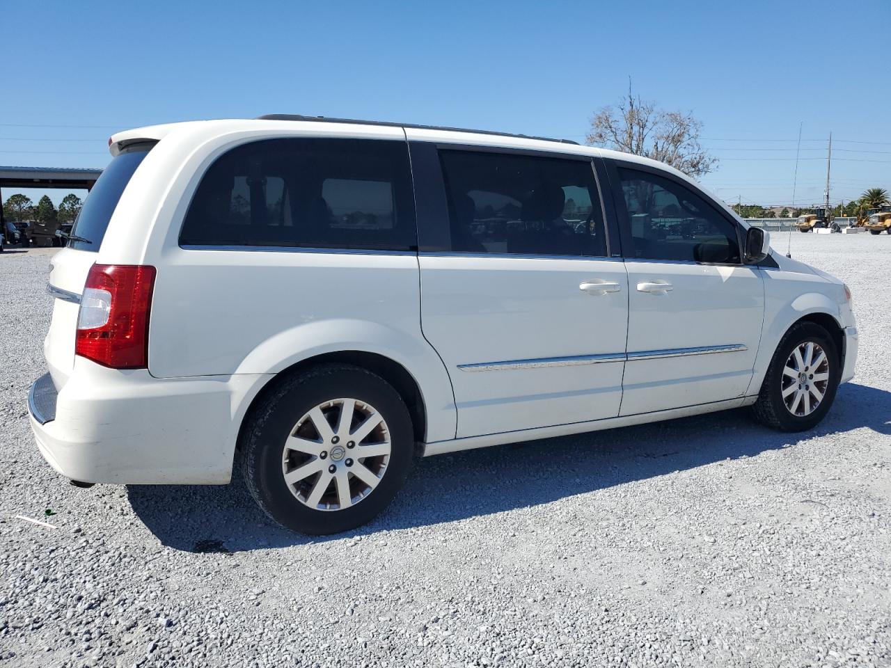 2013 Chrysler Town & Country - Image 3