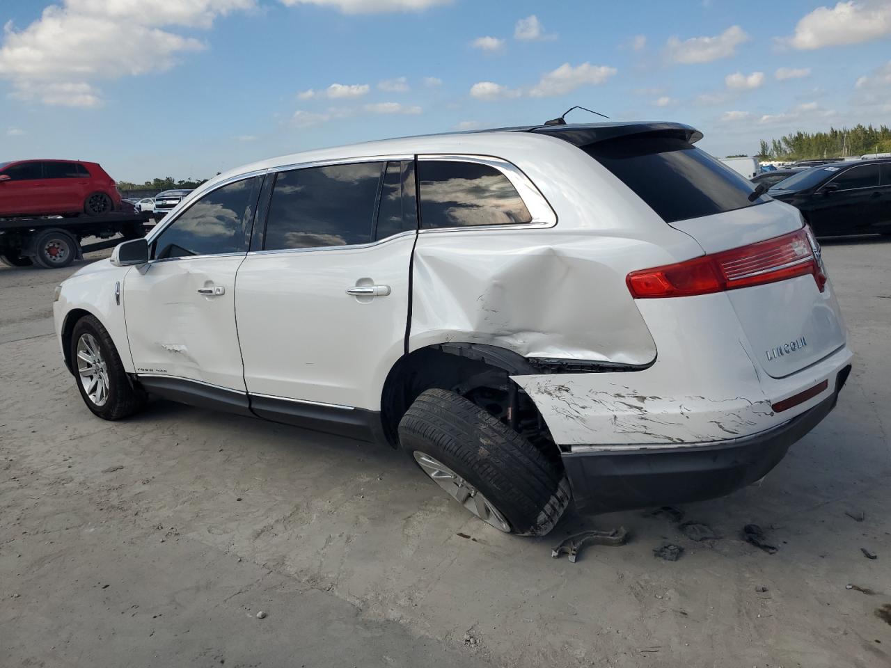 2014 Lincoln MKT - Image 2