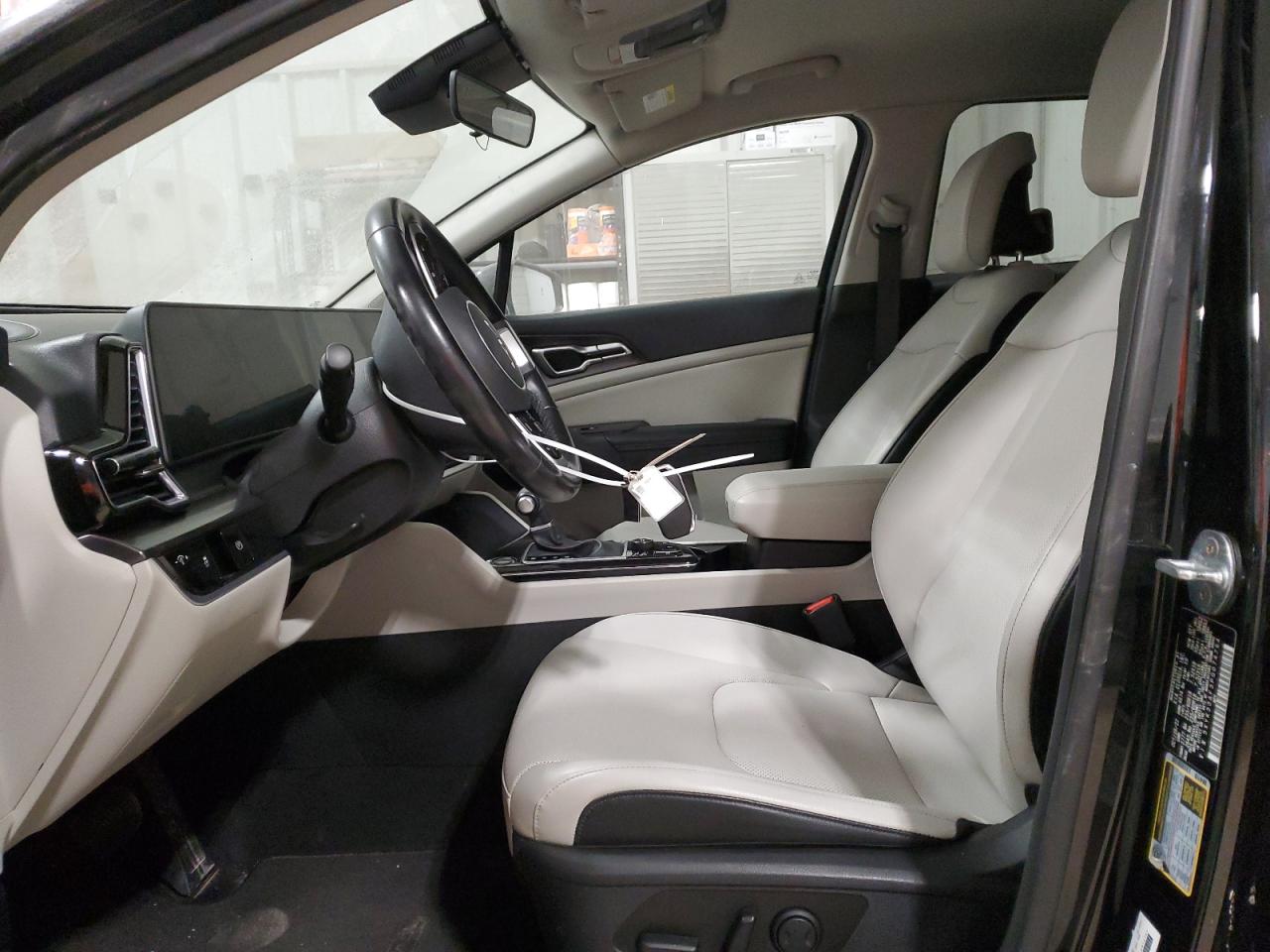 2023 Kia Sportage - Image 7
