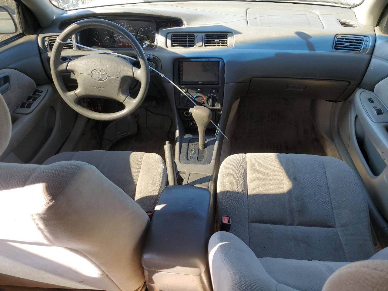 2001 Toyota Camry - Image 8
