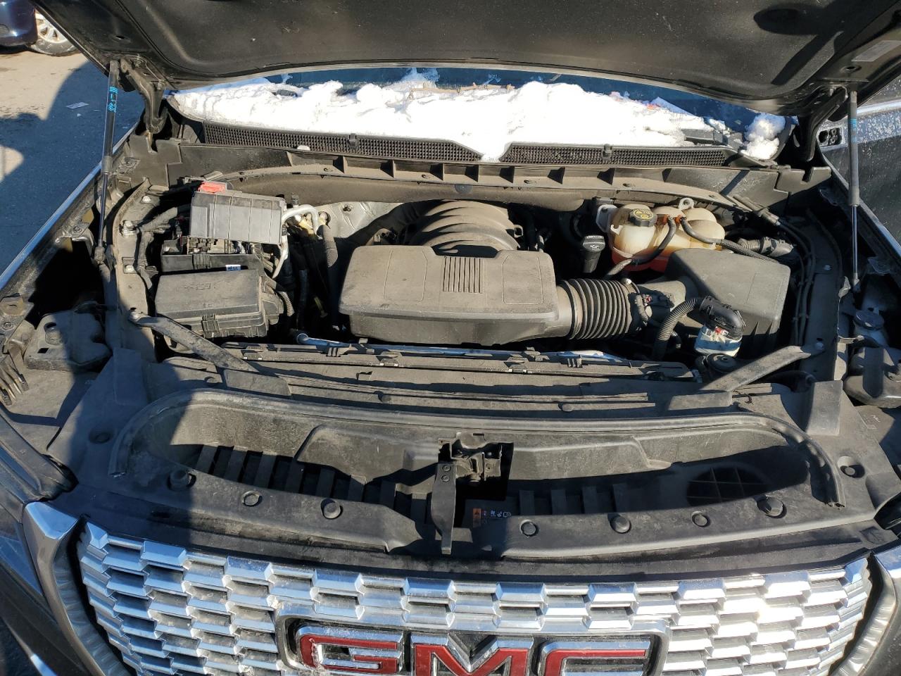 2022 GMC Yukon - Image 12