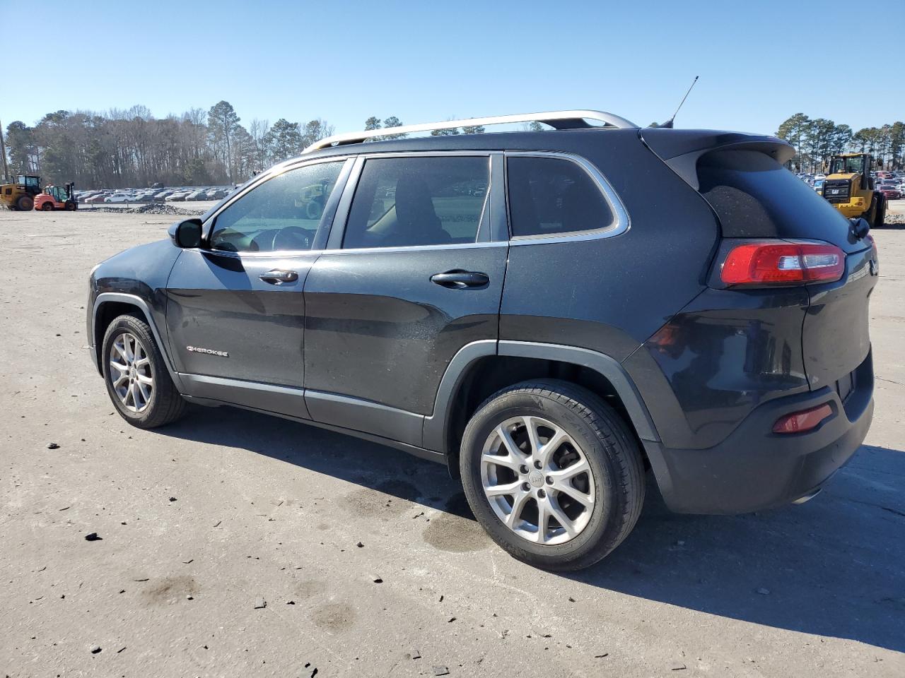 2015 Jeep Grand Cherokee - Image 2