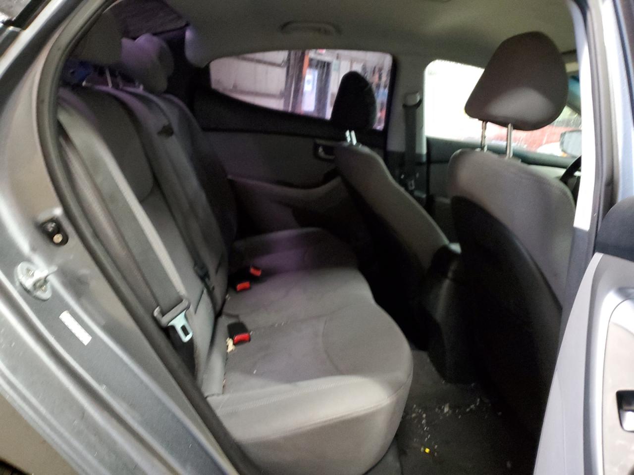 2016 Hyundai Elantra - Image 10