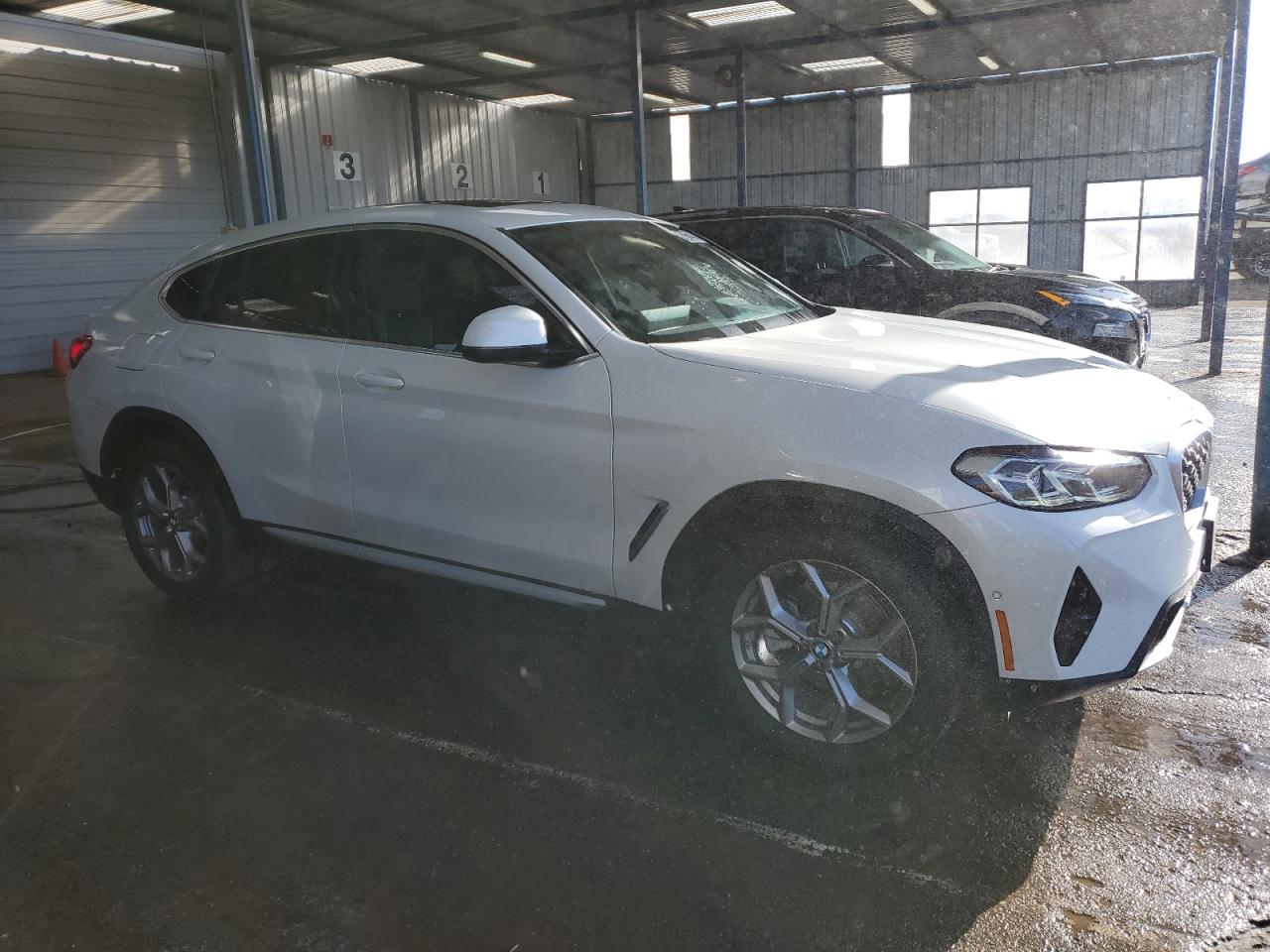 2023 BMW X4 - Image 4