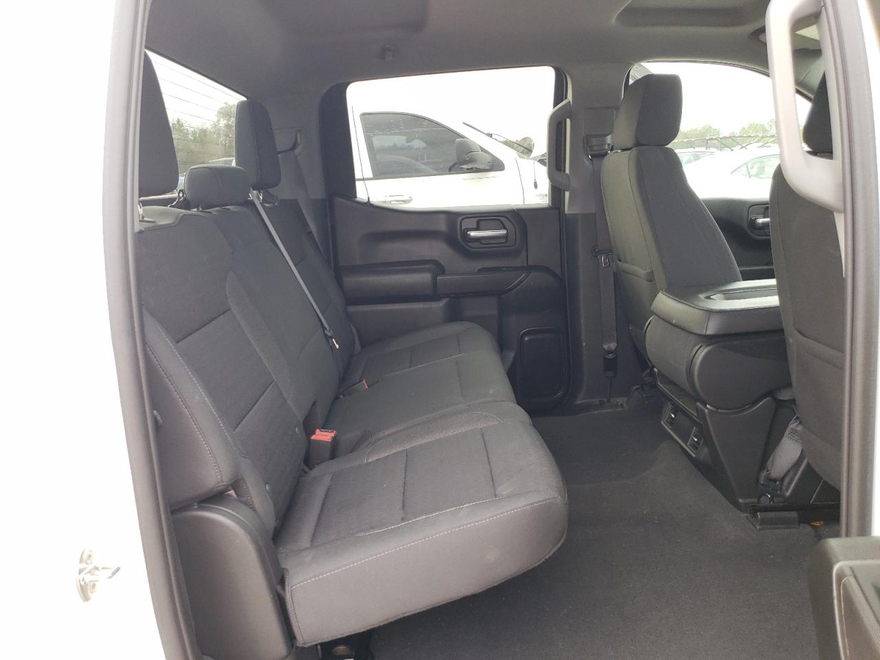 2022 Chevrolet Silverado - Image 10