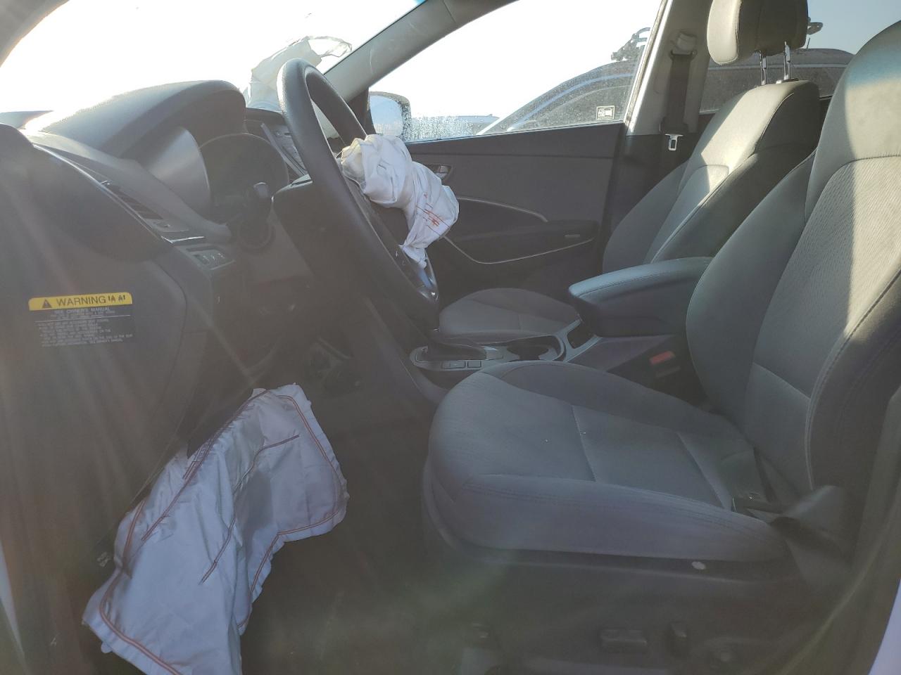 2016 Hyundai Santa Fe - Image 7