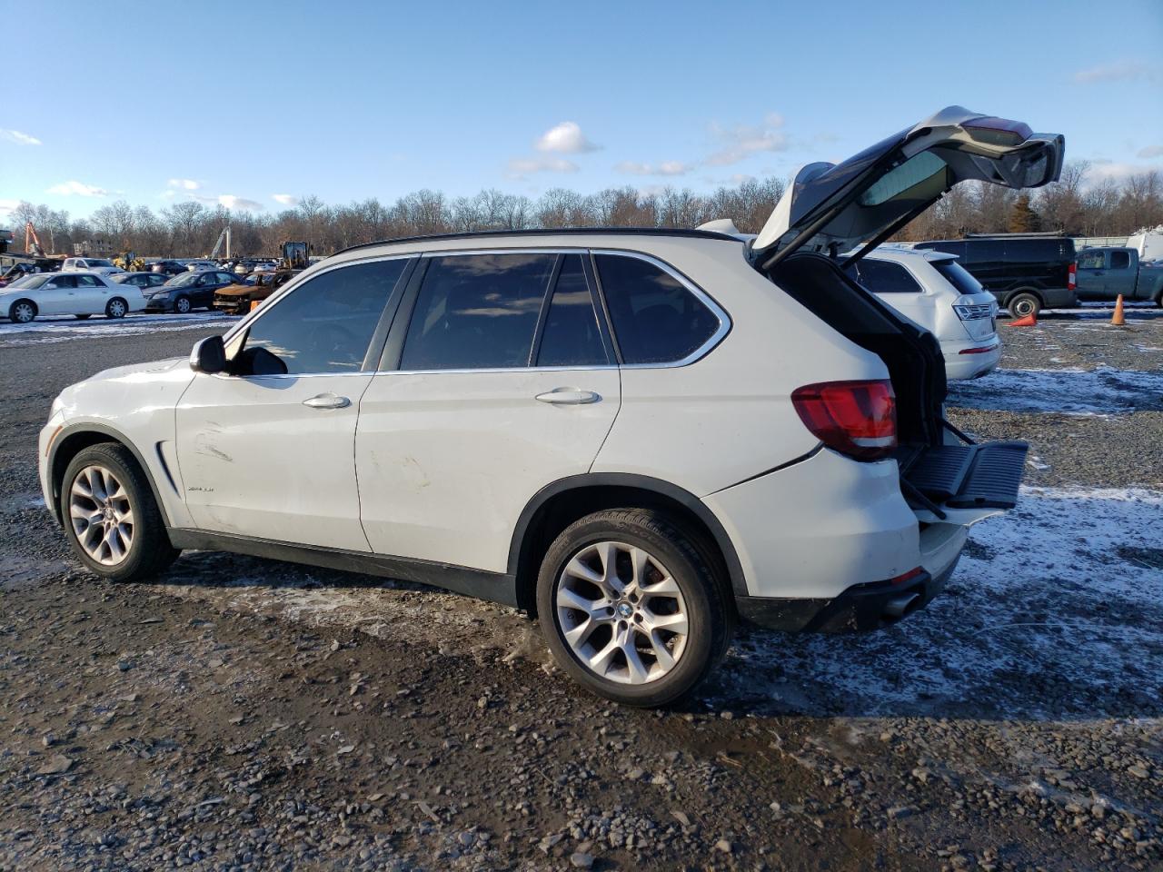 VIN 5UXKR0C5XG0P19173 2016 BMW X5 no.2