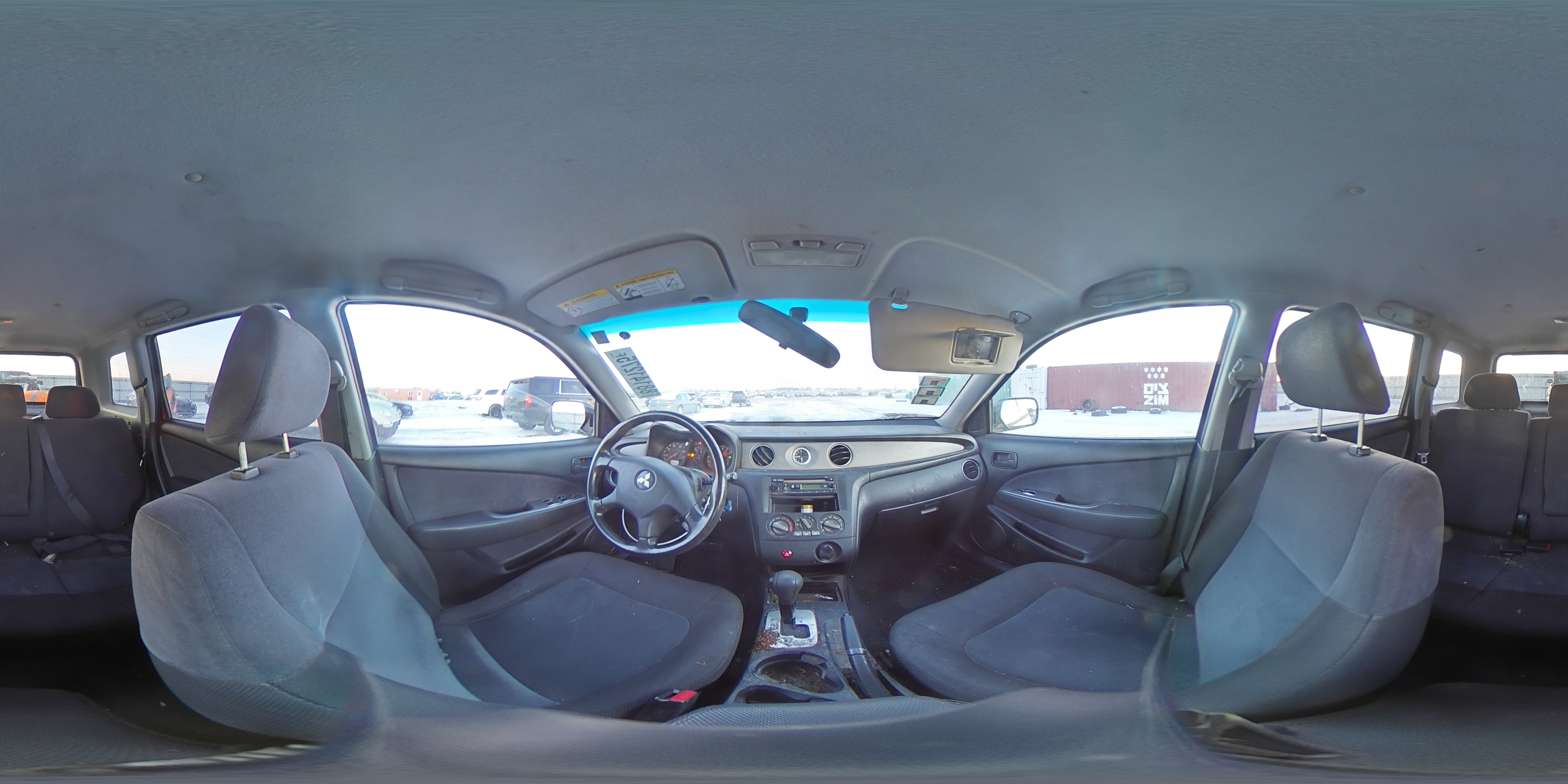 2004 Mitsubishi Outlander - Image 12