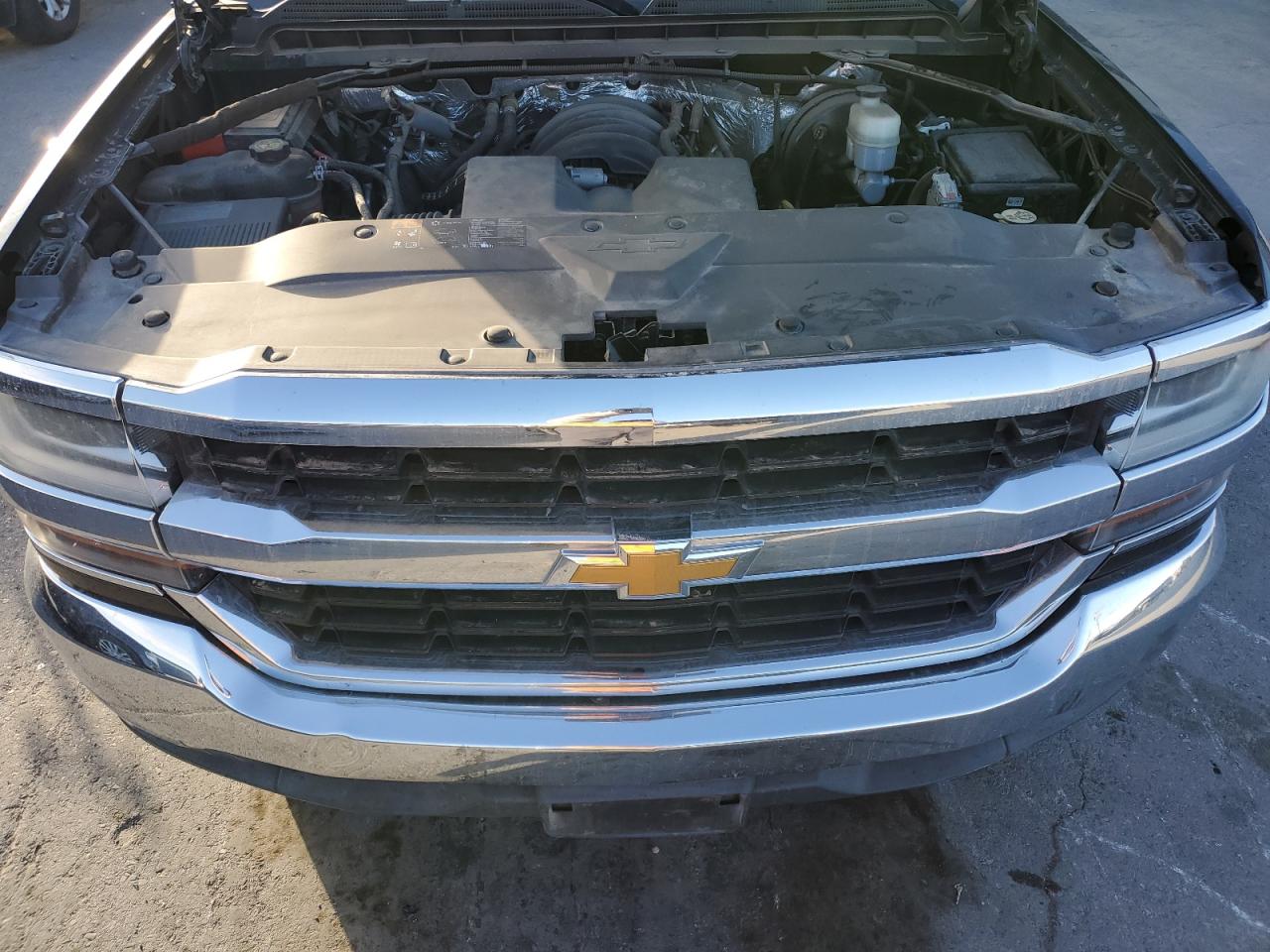 2016 Chevrolet Silverado - Image 11