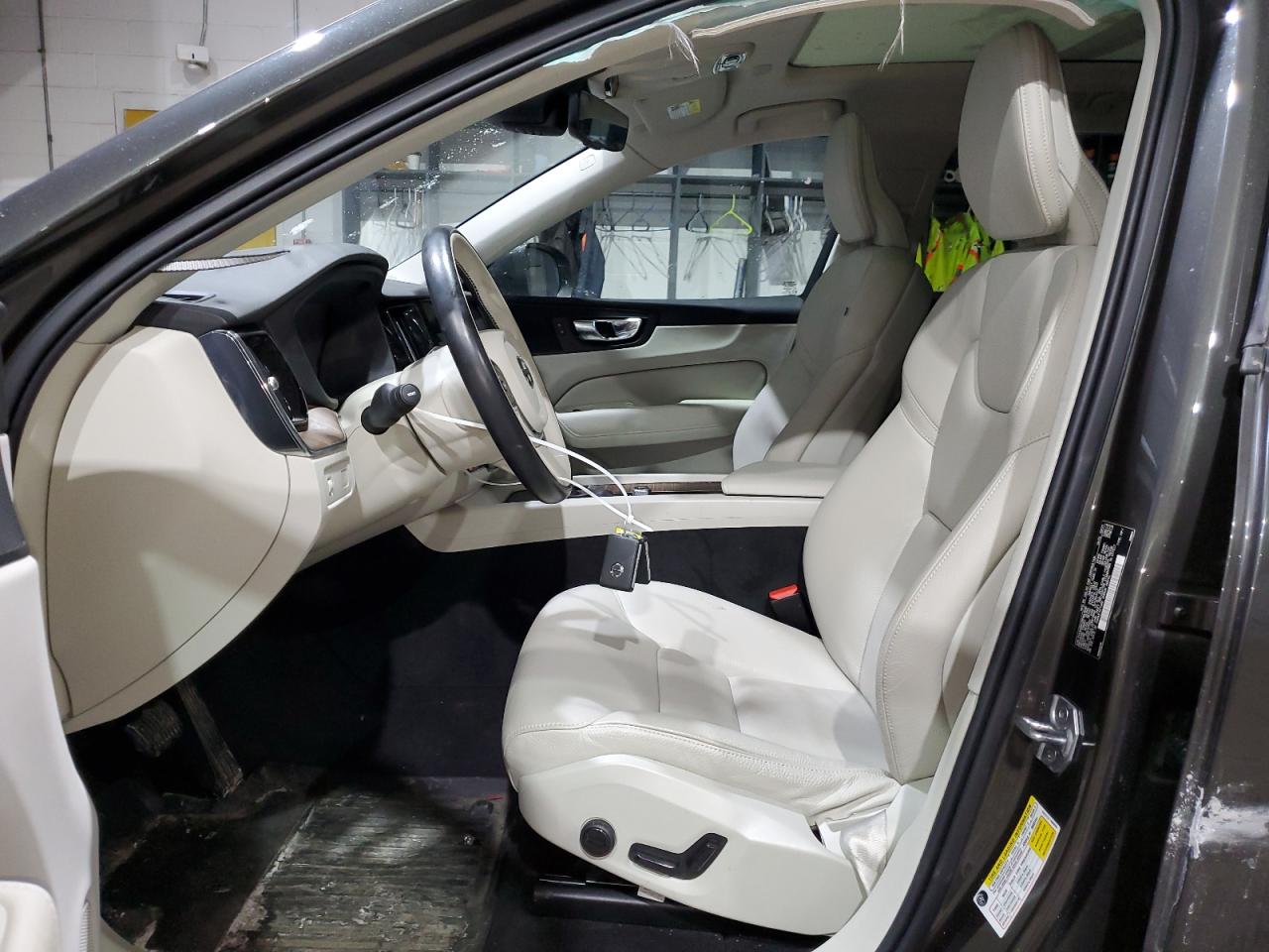 2021 Volvo XC60 - Image 7