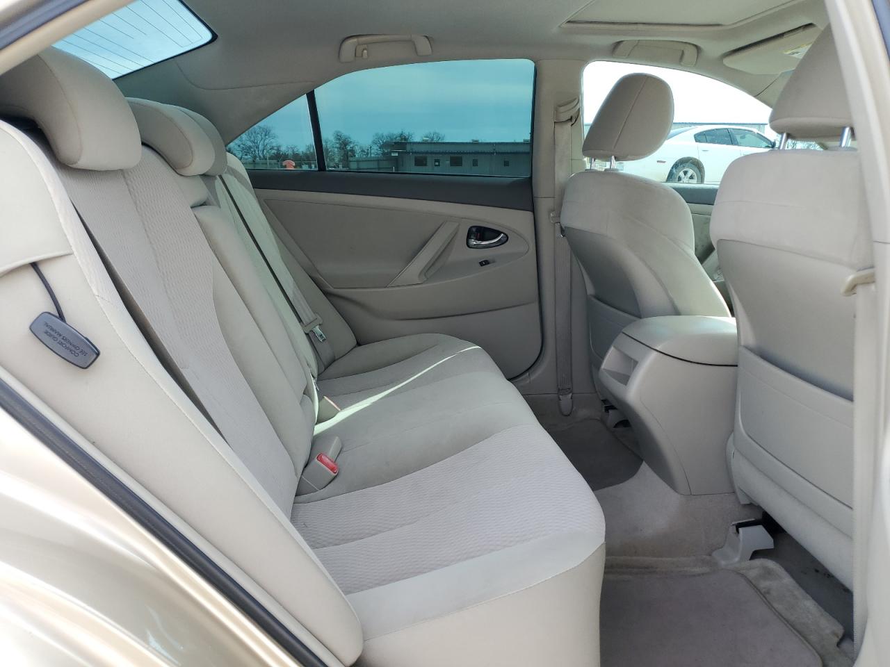 2011 Toyota Camry - Image 10