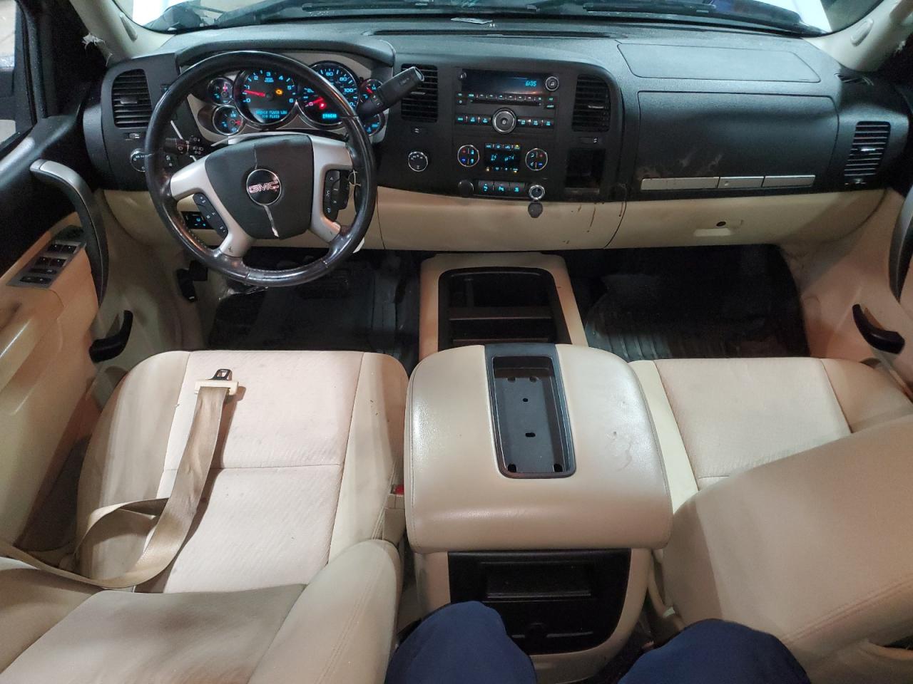 2010 GMC Sierra - Image 8