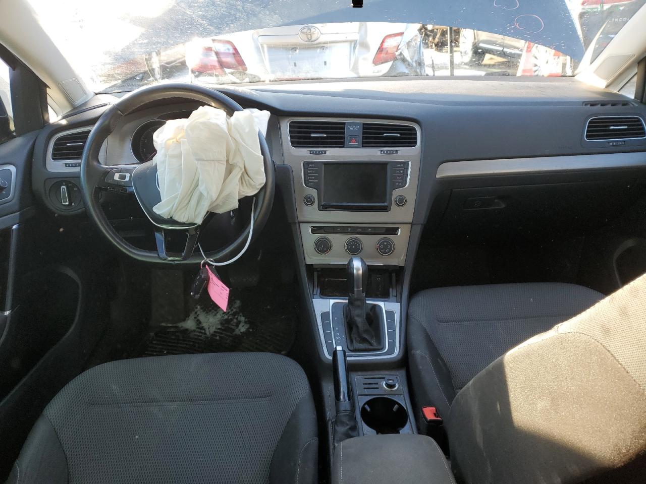 2016 Volkswagen Golf - Image 8