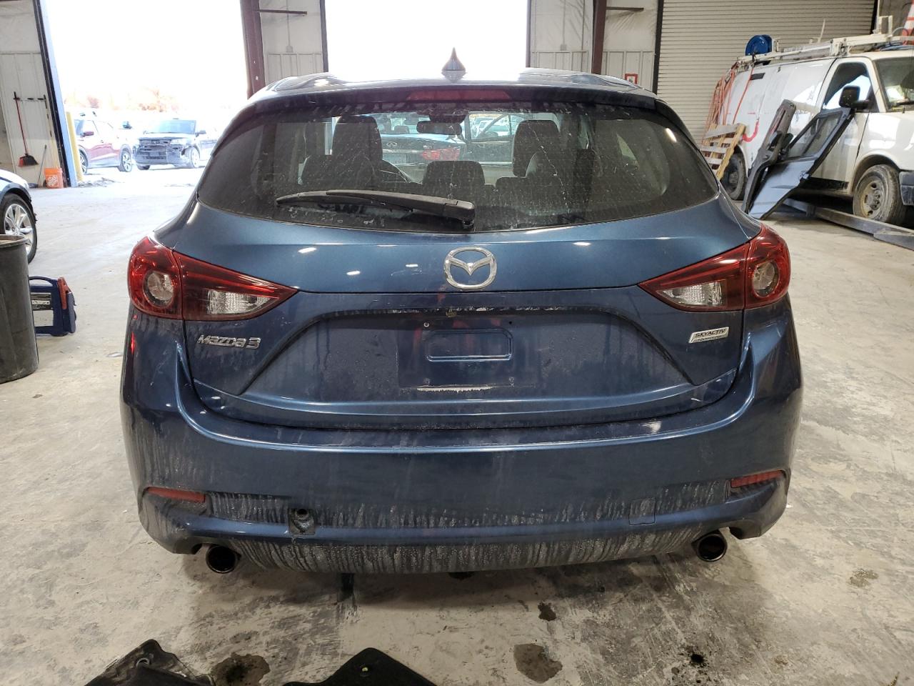 2017 Mazda 3 - Image 6