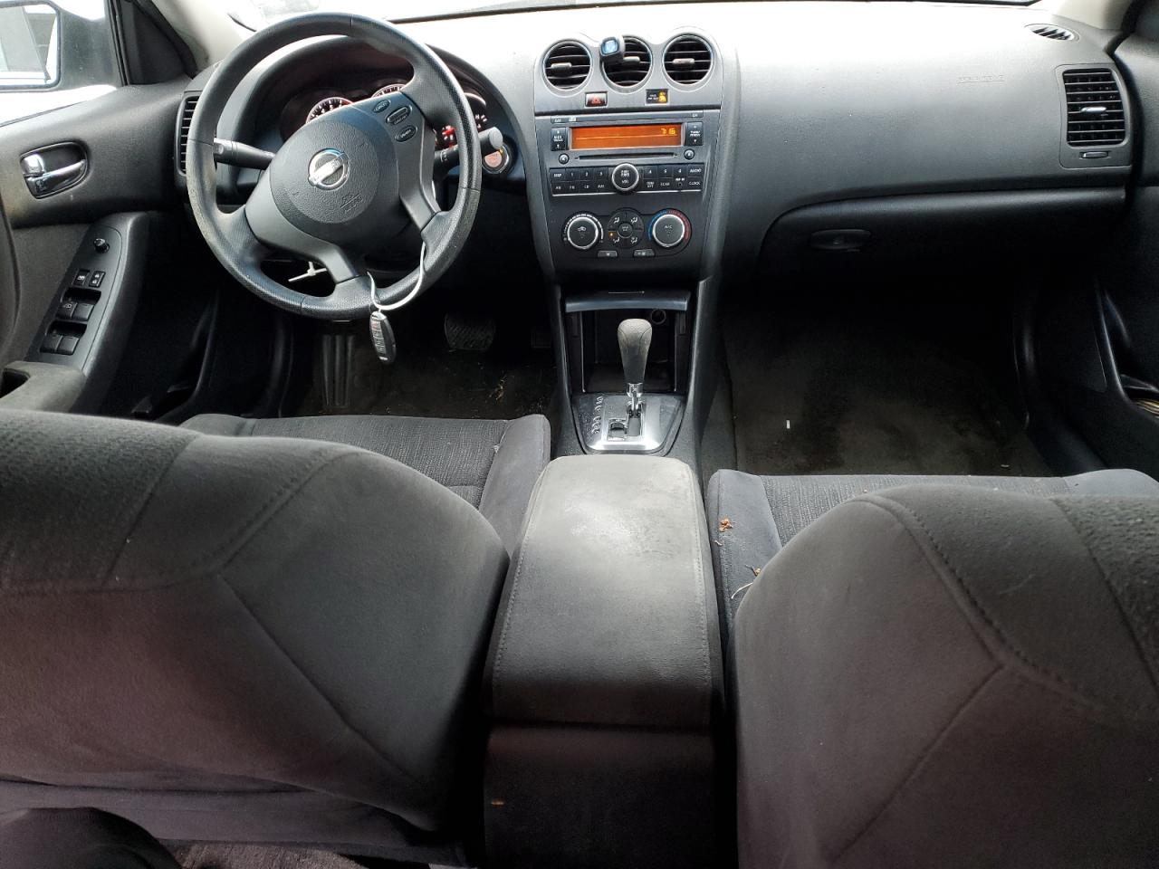 2010 Nissan Altima - Image 8