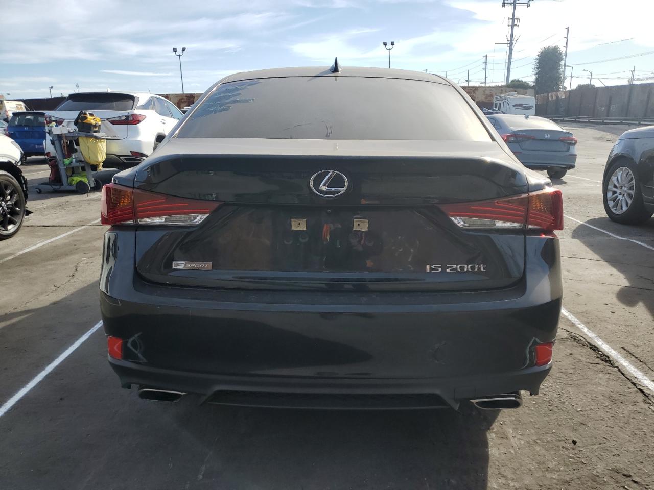2017 Lexus IS - Image 6