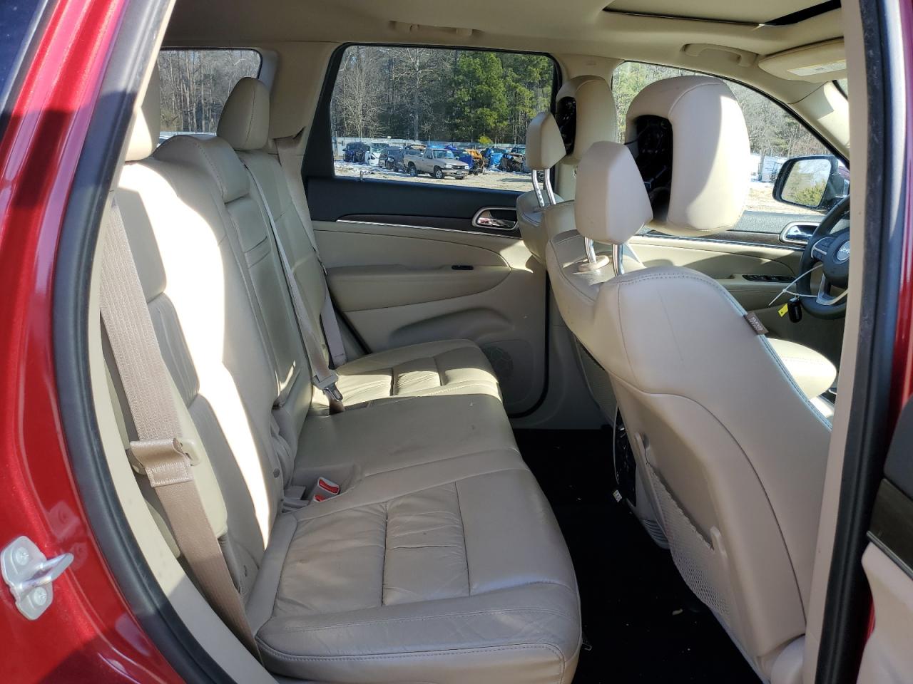 2015 Jeep Grand Cherokee - Image 12