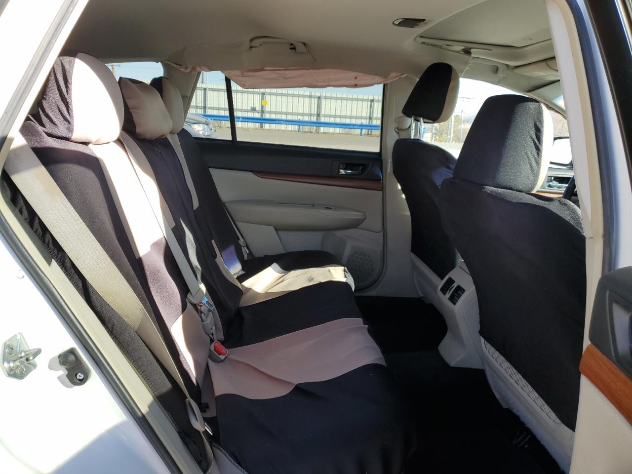 2013 Subaru Outback - Image 12