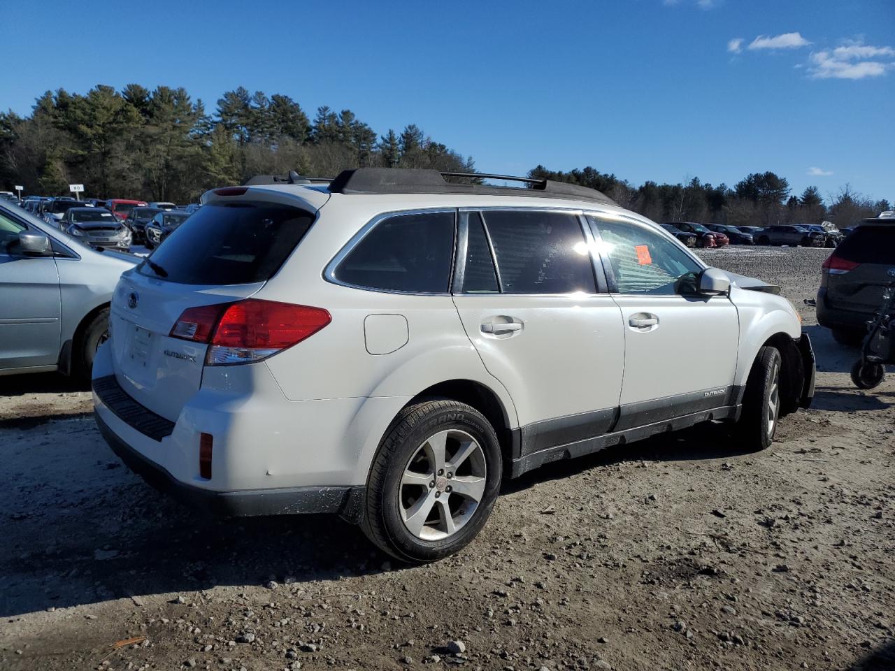 2014 Subaru Outback - Image 3