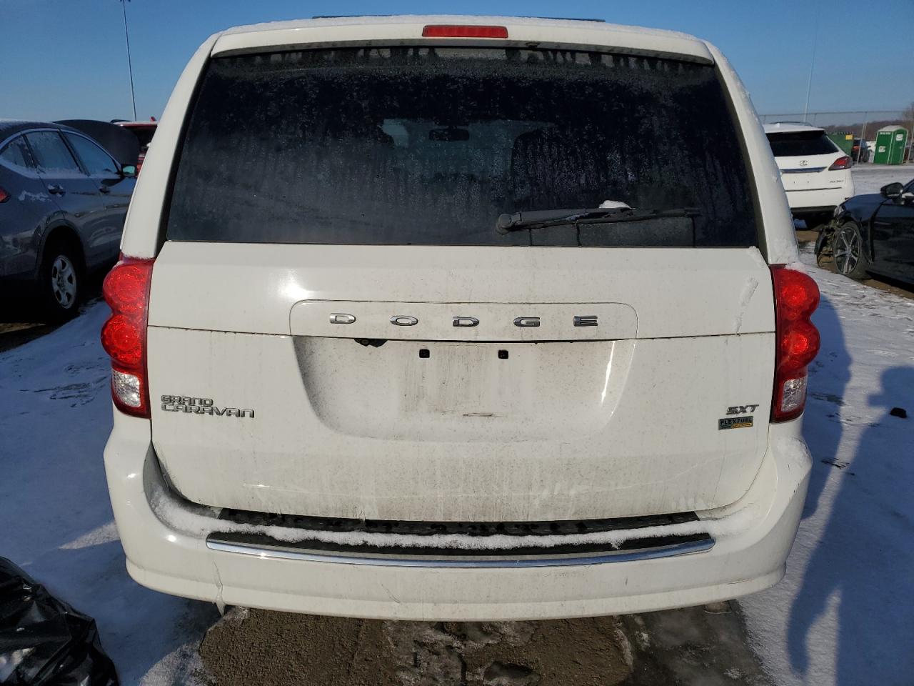 2017 Dodge Caravan - Image 6