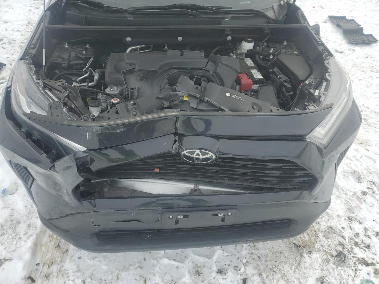 2023 Toyota RAV 4 - Image 13
