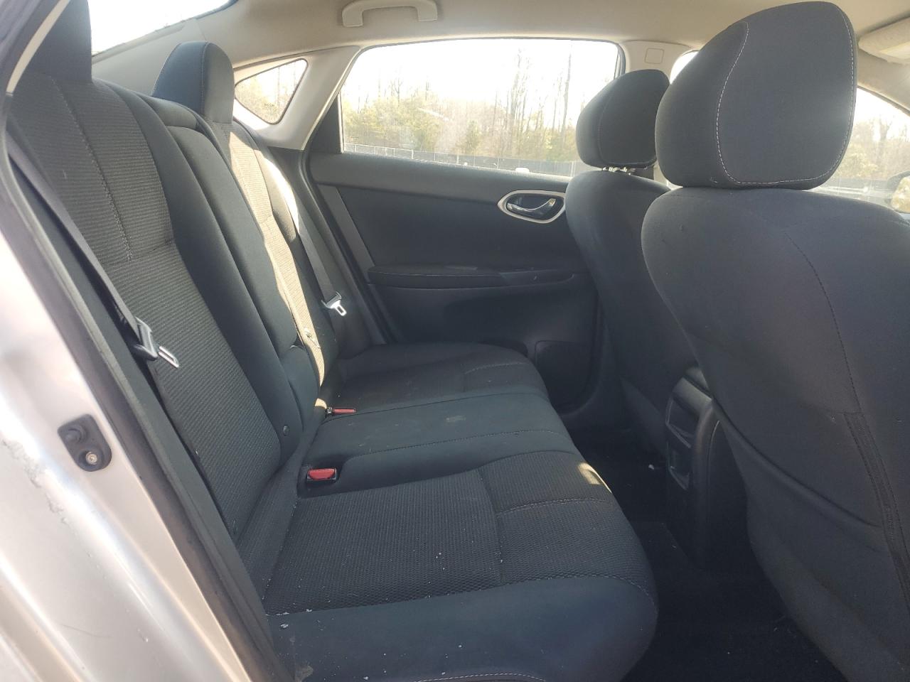 2015 Nissan Sentra - Image 10