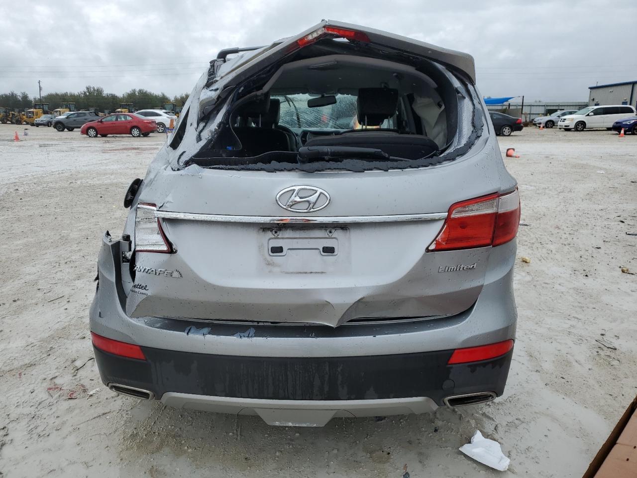 2016 Hyundai Santa Fe - Image 6